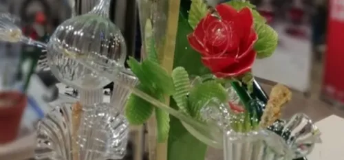 Unique : une création en verre et en sucre au MusVerre de...