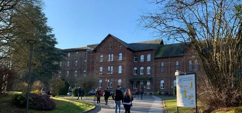 Odeur d'hydrocarbure - Évacuation massive à l'Institution St Pierre...