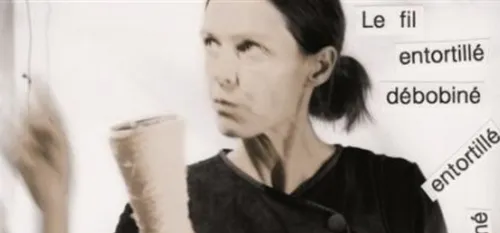 Spectacle : La Fabrique ou une femme seule à sa machine à coudre,...