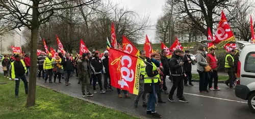 150 manifestants à Maubeuge hier matin