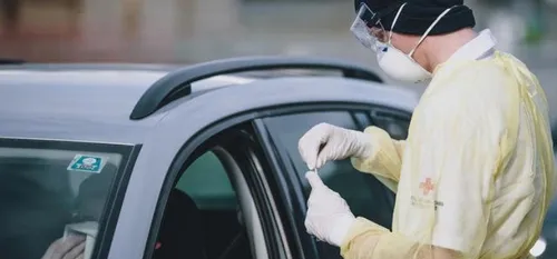 Coronavirus - Un Drive Test au sein de la Polyclinique du Parc de...