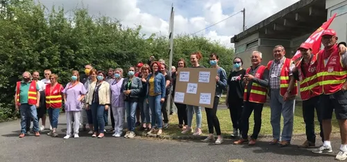 Aulnoye-Aymeries - Les Soignants de l'EHPAD Didier Eloy dans la rue...