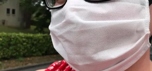 Le port du masque est désormais obligatoire même en extérieur en...