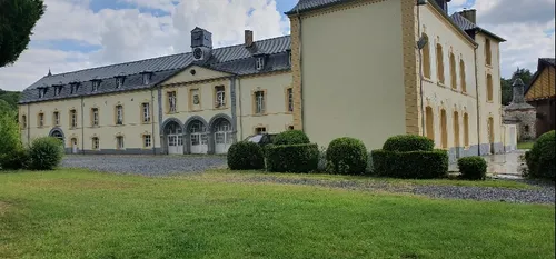 Féron - Des visites guidées du château-ferme du Pont de sains, ce...
