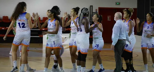 Sport - L'ASA va pouvoir rejouer des matchs, à huis clos