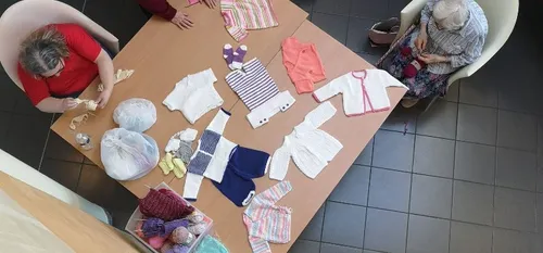 Jeumont - Des layettes pour bébé frabriquées par des résidentes de...