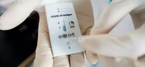 Test Covid à Maubeuge - Une étudiante en Médecine prête main forte...