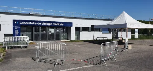 Une baisse du nombre de contaminations à la Covid-19 en...