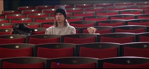 MUSIQUE : Manukeen dans un clip touchant