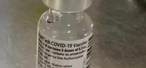 Covid-19 - Des professionnels de santé vaccinés samedi à Maubeuge,...