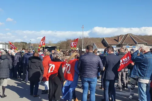 200 personnes pour défendre un hôpital public à Fourmies