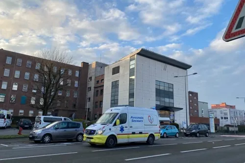 Covid-19 - Les ambulanciers en première ligne : "Les heures...