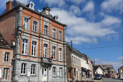 La vente de l’ex-Caisse d’épargne de Trélon crée de vives tensions...