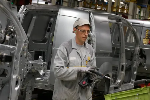 MCA - La pénurie mondiale de semi-conducteurs freine la production