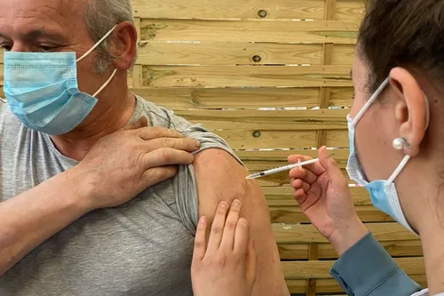 Vaccination, Covid-19 - 6 000 doses disponibles à la Luna de...