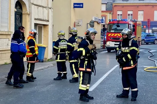 Des élèves, des commerçants et des habitants d'Hirson évacués suite...