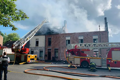 Un blessé léger dans un spectaculaire incendie dimanche après-midi...