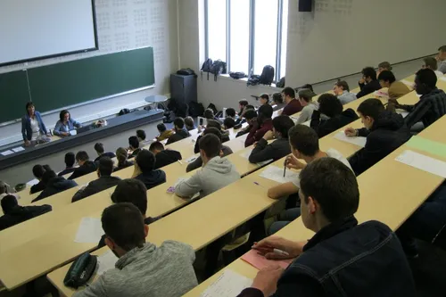 Maubeuge - Une pétition d'un ancien élève de l'Université pour...