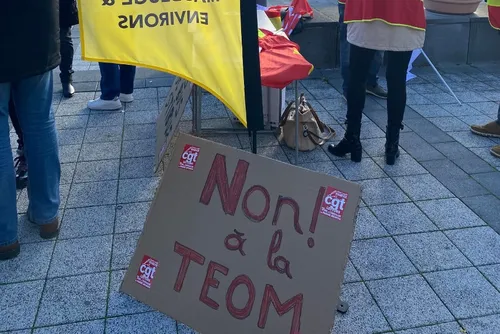 Maubeuge - Une centaine de manifestants avant le Conseil...