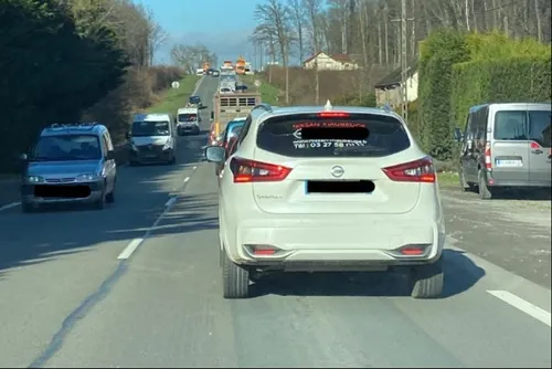 RN2 - Un accident entre un véhicule et un fourgon : un blessé léger