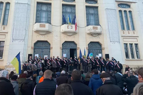 Soutien aux Ukrainiens : 300 personnes au rassemblement citoyen ce...