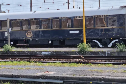 Aulnoye-Aymeries - Un train inspiré du l'Orient-Express s'arrête en...
