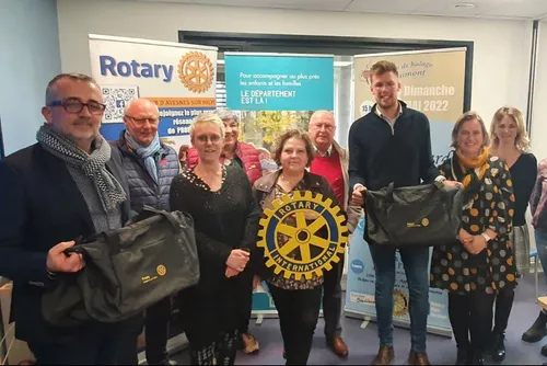 Avesnelles : un don du Rotary club d’une centaine de sacs pour les...