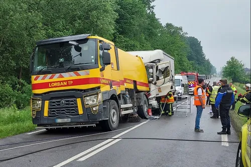 Collision entre deux poids lourds : une personne grièvement blessée