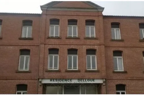 Bientôt la fin des chambres doubles, sans douche à l'EHPAD...