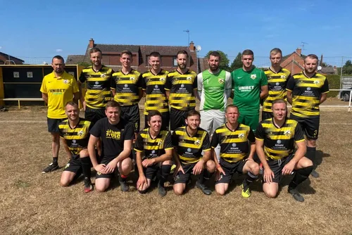 Football - Des exploits et des cartons durant le 1er tour de la...