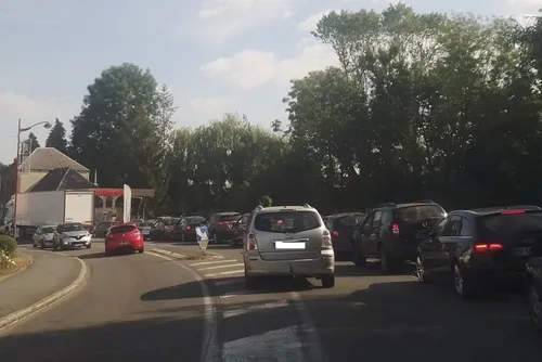 La ruée vers les stations Total énergies partout en...