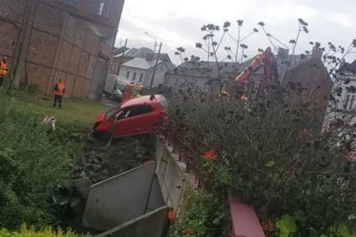 Cousolre - Un véhicule en mauvaise posture, la conductrice indemne