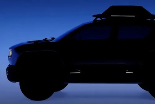 Maubeuge : la nouvelle 4L relookée et électrique produite par...