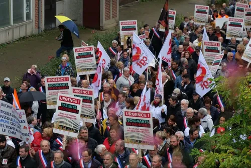 (Photos, Vidéos) Santé - Plus de 500 manifestants à Maubeuge pour...