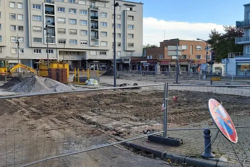 Maubeuge - La place des Nations perd ses arbres, mais la...