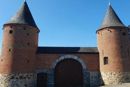 Féron : la "livraison" d’une nouvelle fromagerie pour la ferme du...