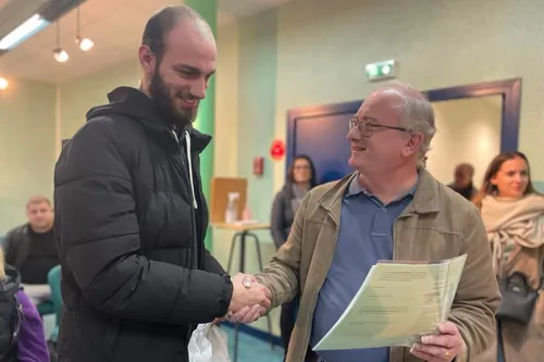 CAP CIP - Diplôme en poche, ils intègrent l'industrie Automobile