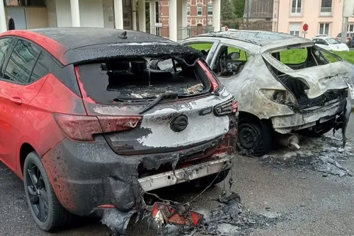 Hirson : deux voitures encore incendiées cette nuit