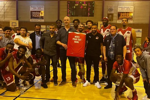 .... et celui de l'US Maubeuge basket, qui se sauve lors de...