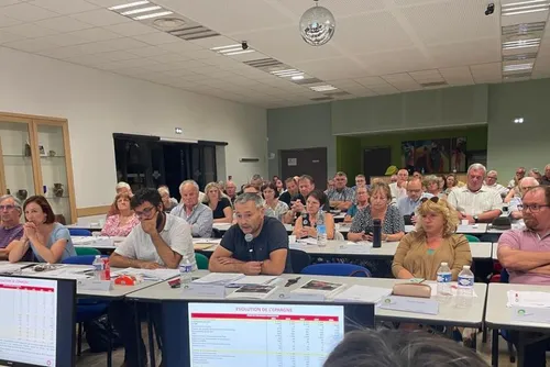 La piscine d’Avesnes ne sera pas d’intérêt communautaire