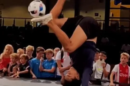 FreeStyle Football - Nolan, jusqu'aux quarts de finale du...