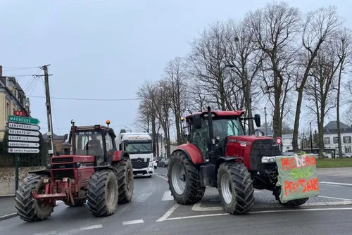 Les Députés des 3e et 12e Circonscriptions du Nord, aux côtés des...