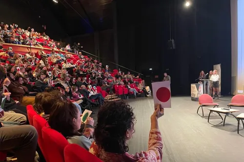 Jeux en ligne, réseaux sociaux - On passe l'écran des idées reçues...