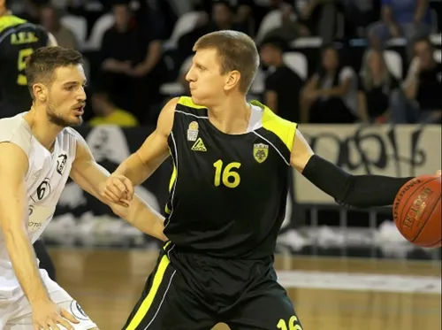 L'Etoile tient son meneur