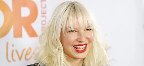 Sia se dévoile...nue