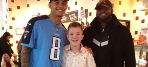 Grâce à son courage, il devient l'ami des stars