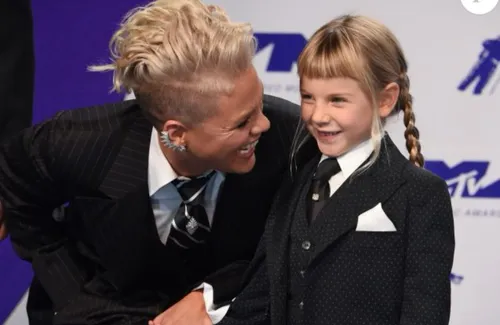 La fille de P!nk, 6 ans et déjà dans l'humanitaire