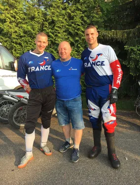 Des joueurs Troyens de motoball en Bleu !