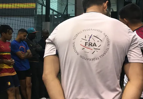 Le teqball : du ping-pong avec les pieds !