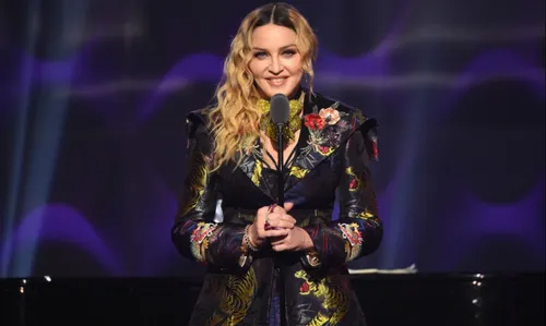 Madonna chante son amour du Champagne Rosé